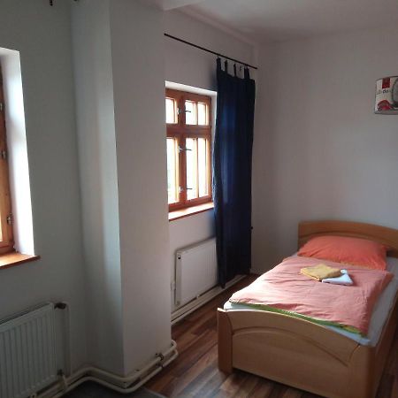 Apartamento Penzion u Náhonu Mesto Touskov Exterior foto